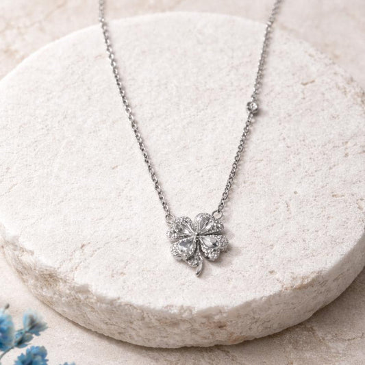 Alvaré Clover Spark Necklace – Sterling Silver